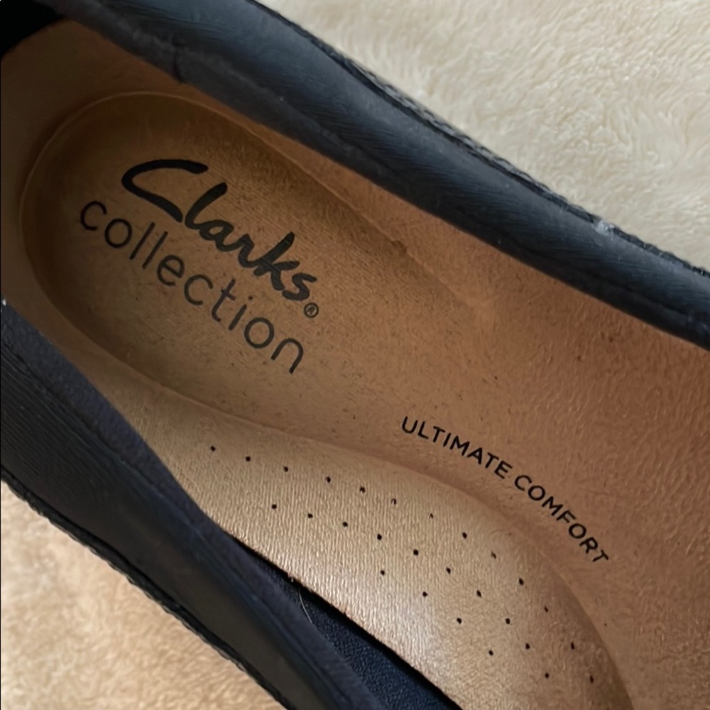 Clark’s Comfort Collection Black Wedge Shoes - Picture 5 of 6